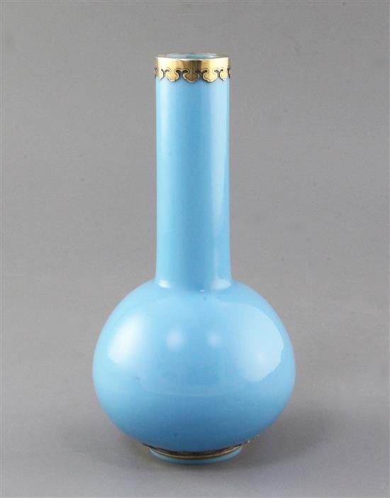 A Chinese turquoise glass bottle vase, 18th century, height 21.5cm